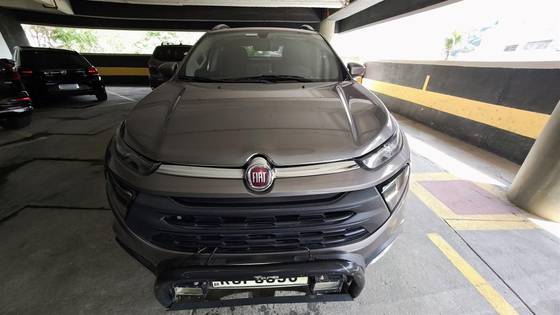 FIAT TORO 2.0 16V TURBO DIESEL FREEDOM 4WD AT9 FIAT TORO 2.0 16V TURBO DIESEL FREEDOM 4WD AT9